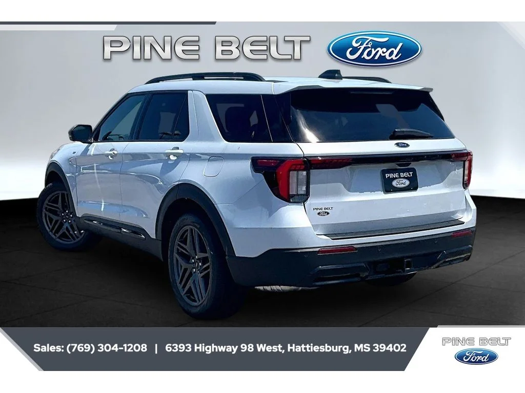 New 2026 Space White Metallic Ford ST-Line image 2