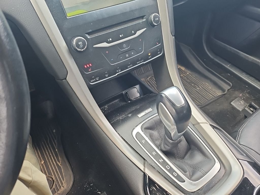 Used 2014  Ford SE image 33