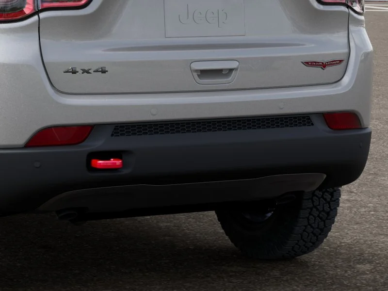New 2026 Silver Zynith Metallic Clear-Coat Exterior Paint Jeep Trailhawk image 41