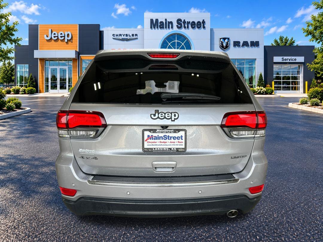 Used 2020 Silver Jeep Limited image 4