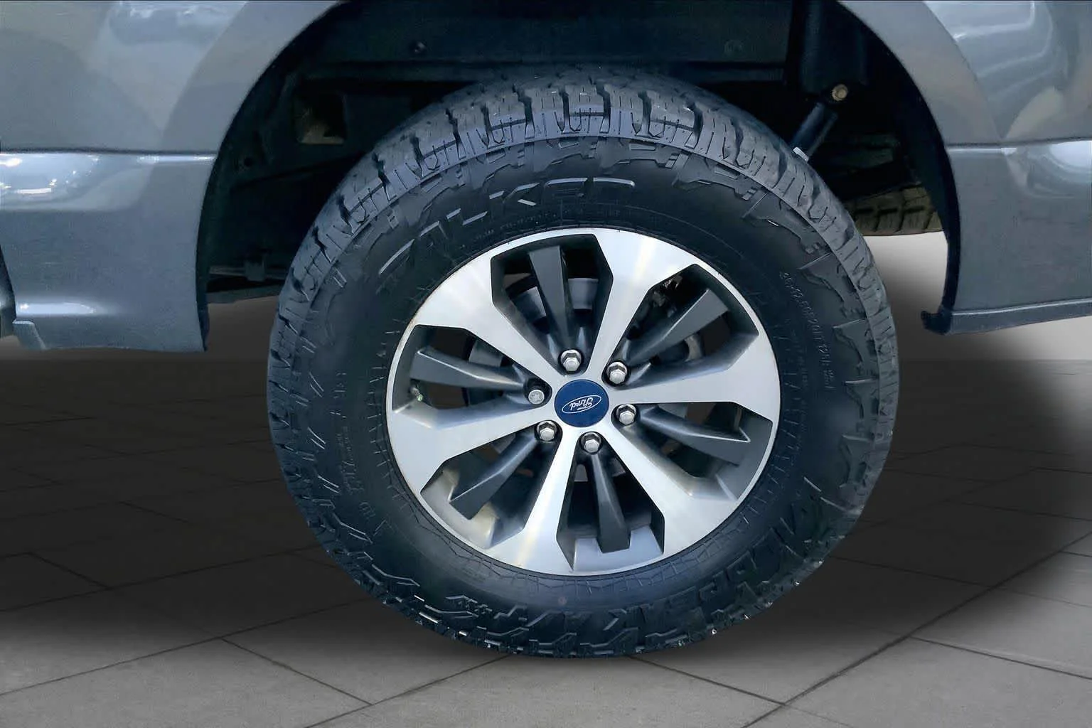 Used 2020 Magnetic Metallic Ford XL image 10