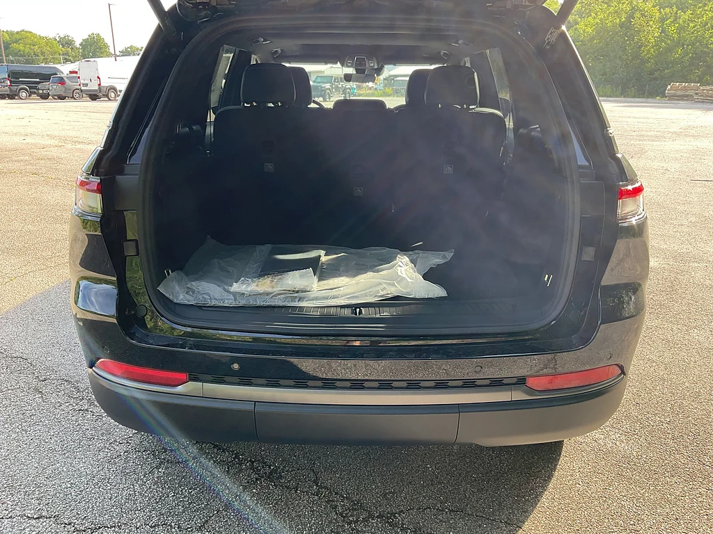 New 2027 High Gloss Black Jeep Laredo Altitude image 14
