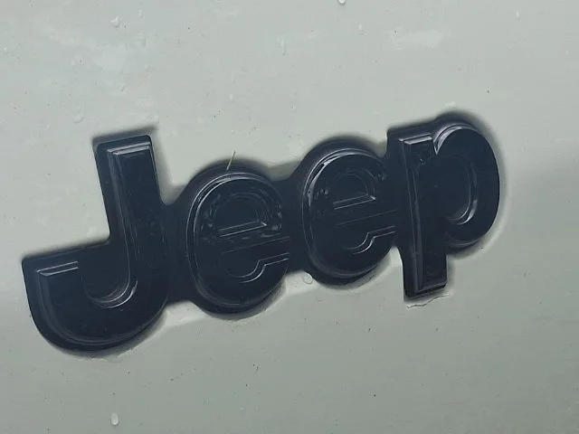 Used 2023 White Jeep Limited image 33