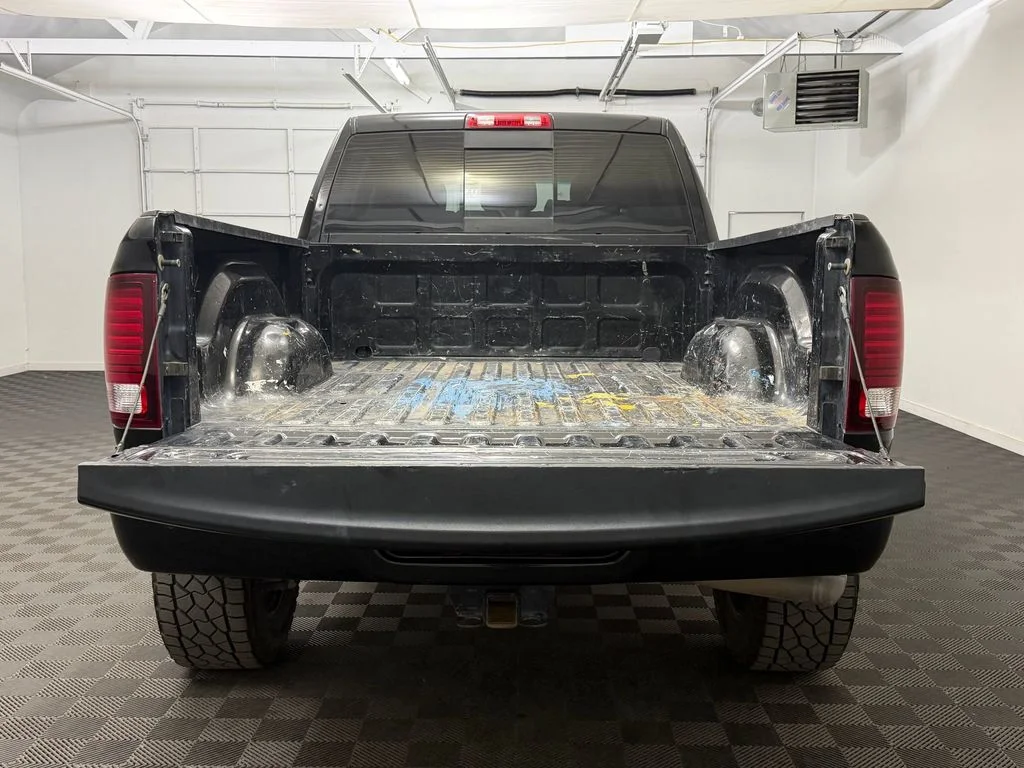 Used 2016 Brilliant Black Crystal Pearlcoat Ram Laramie image 23