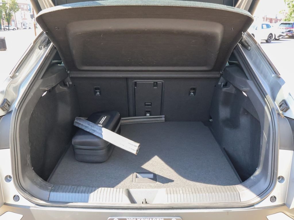 Certified Used 2023 Silver Volkswagen Pro S image 10