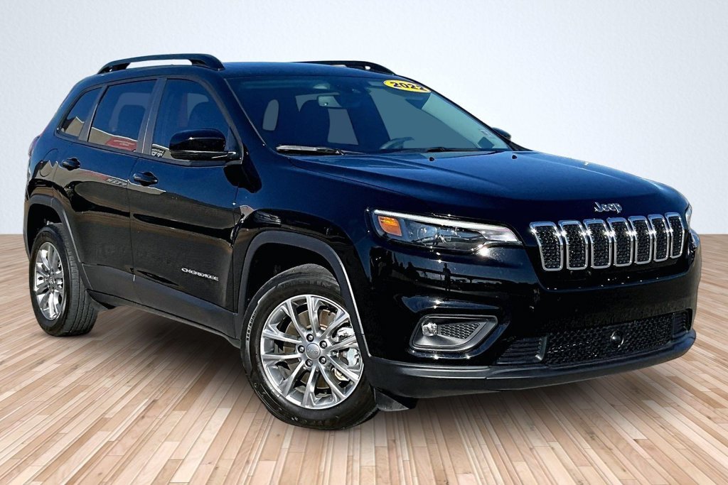Used 2022 Black Jeep Latitude Lux image 9