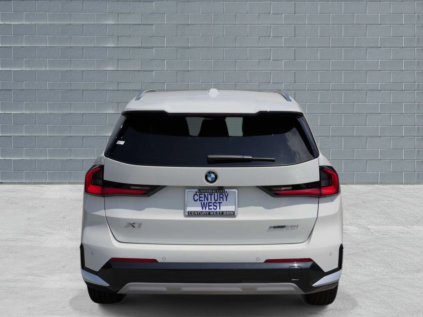 New 2026 Alpine White BMW xDrive28i image 4