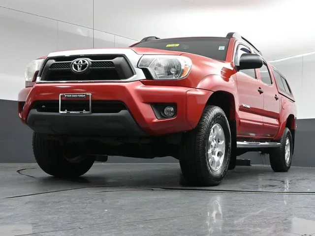 Used 2013 Red Toyota Base image 43