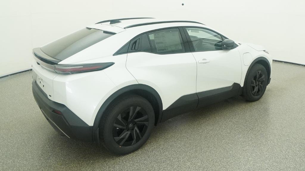 New 2026 Wind Chill Pearl Toyota SE image 3