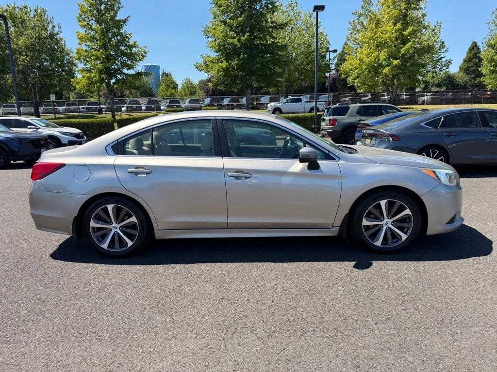 Used 2015 Tungsten Metallic Subaru 2.5i image 9