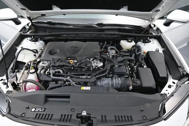 Used 2025  Toyota SE image 31