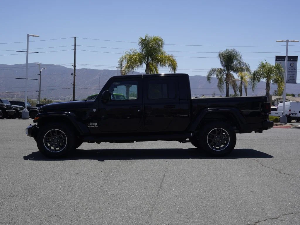 Certified Used 2021 Black Jeep Overland image 6