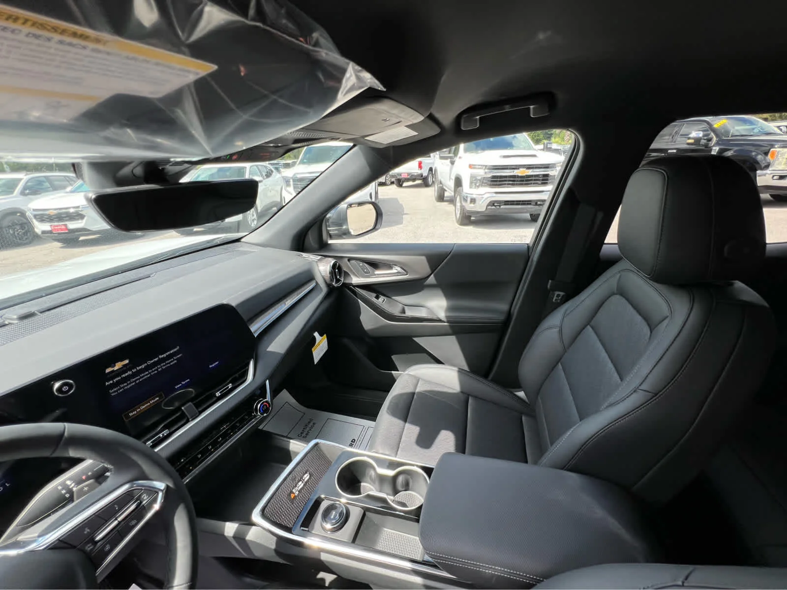 2027 Chevrolet Equinox LT - Photo 11