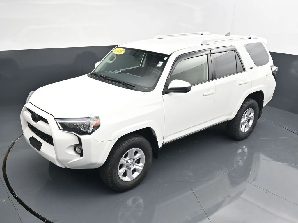 Used 2018 White Toyota SR5 image 22