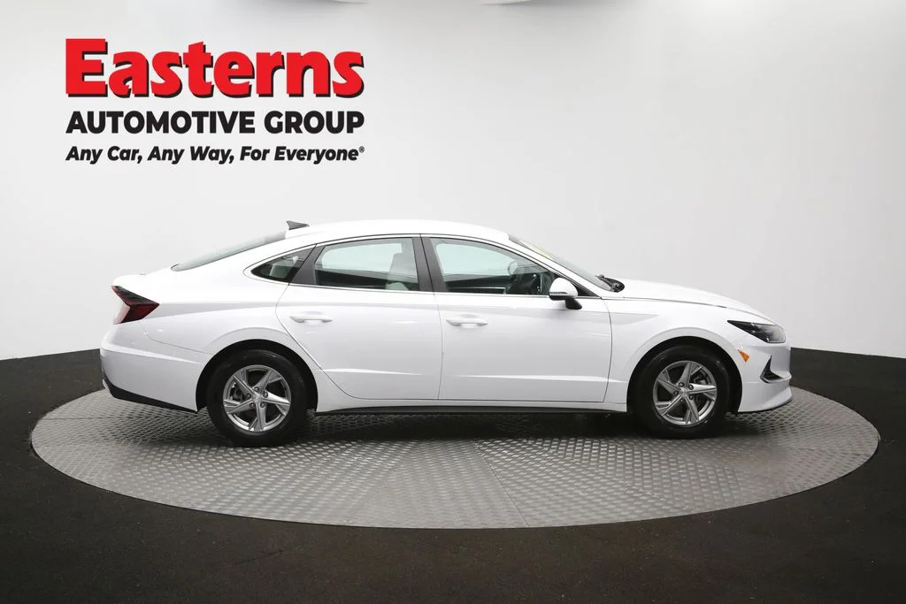 Used 2023 White Hyundai SE image 44