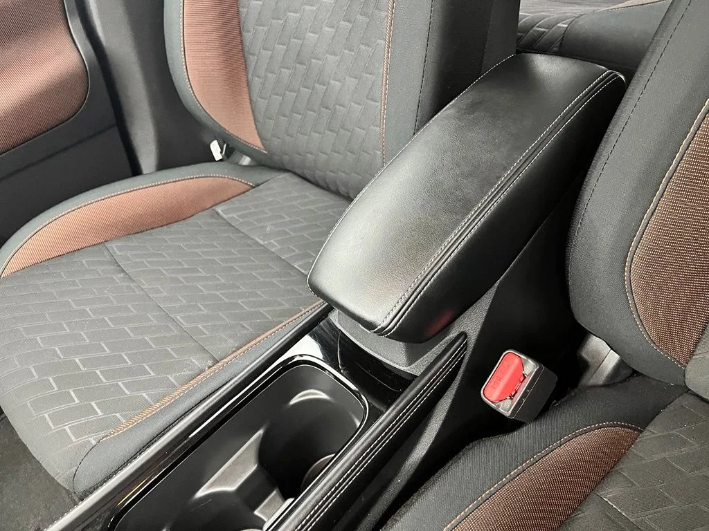Used 2024 Gray Nissan SR image 29
