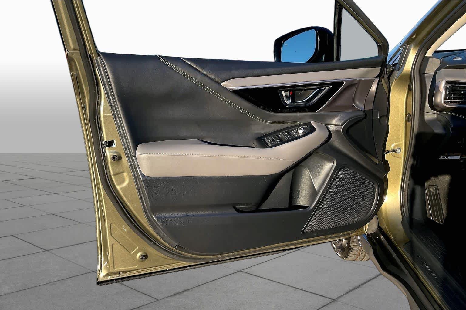 Used 2023 Autumn Green Metallic Subaru Onyx Edition image 22