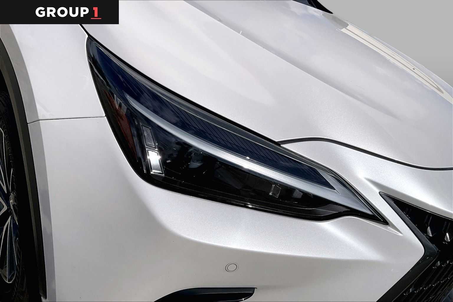 Used 2025 Eminent White Pearl Lexus  image 25