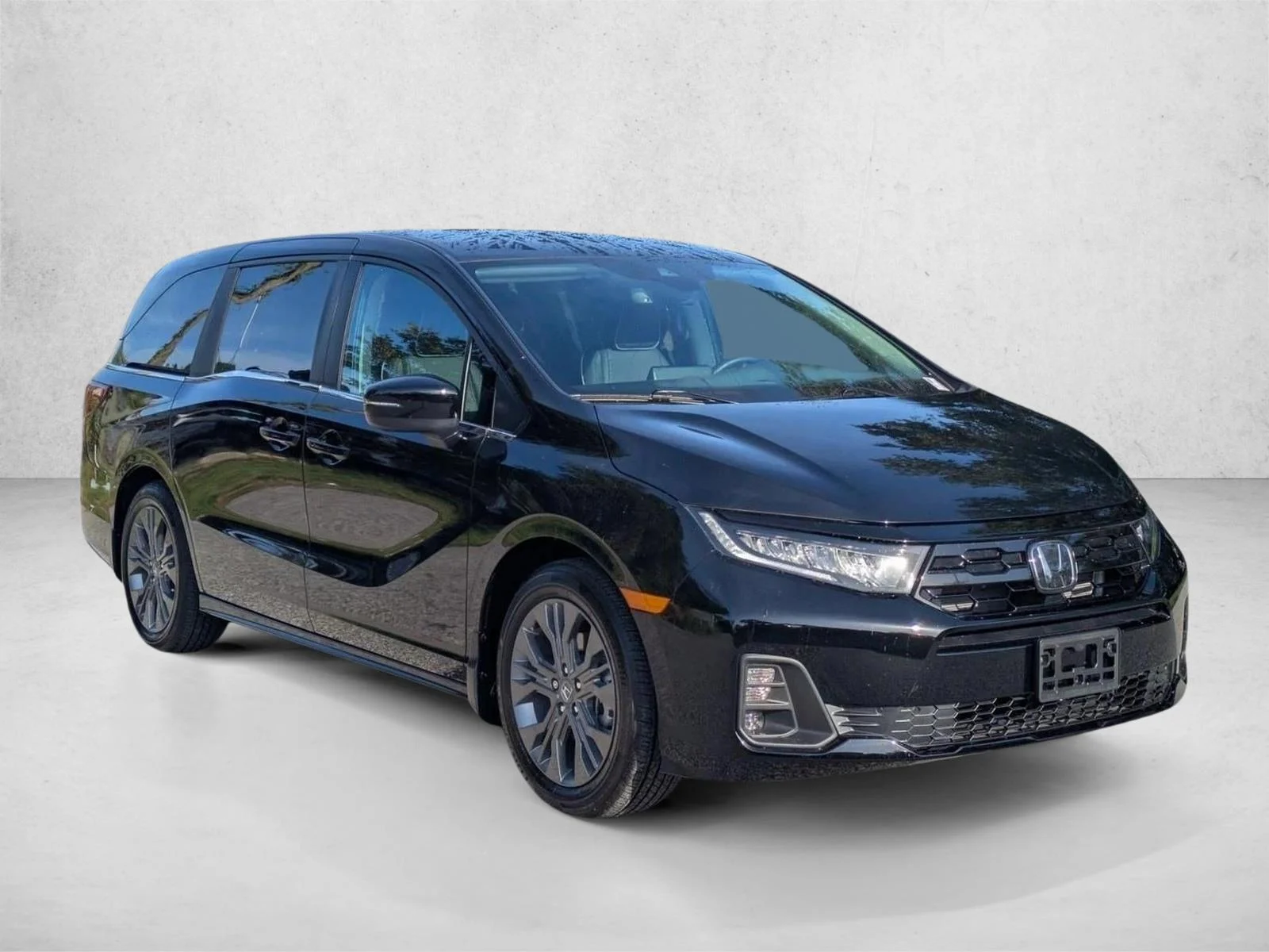 Used 2025 Crystal Black Pear Honda Touring image 3