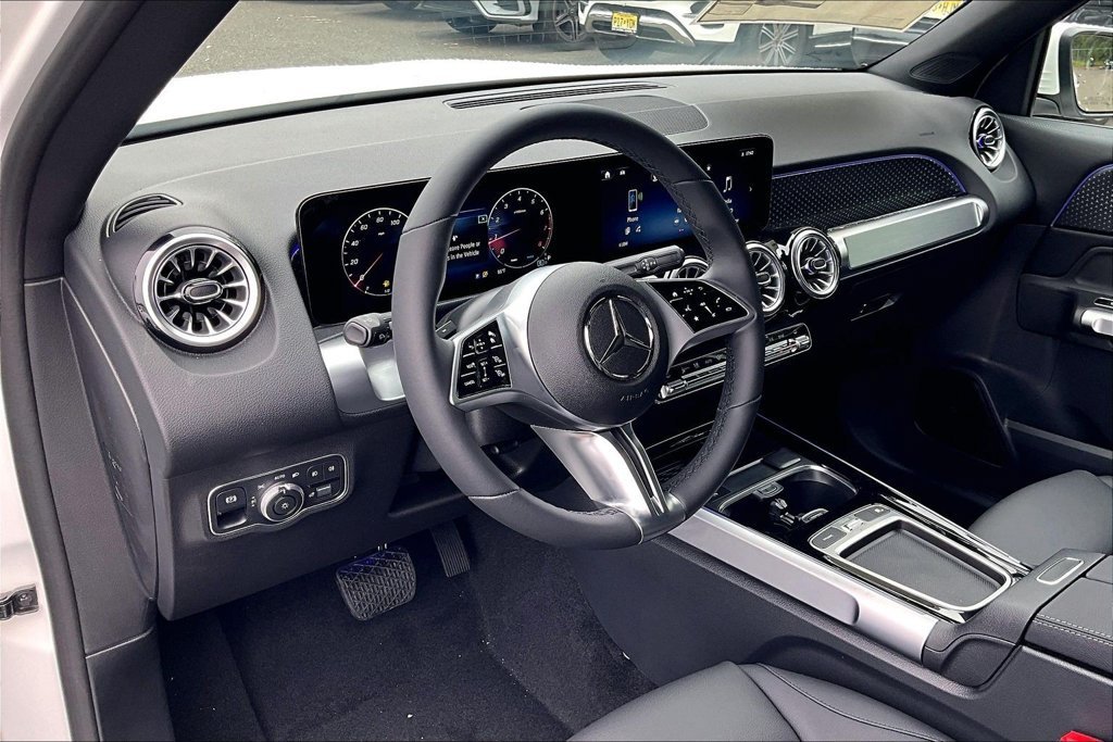 New 2026 Polar White Mercedes-Benz GLB 250 image 20