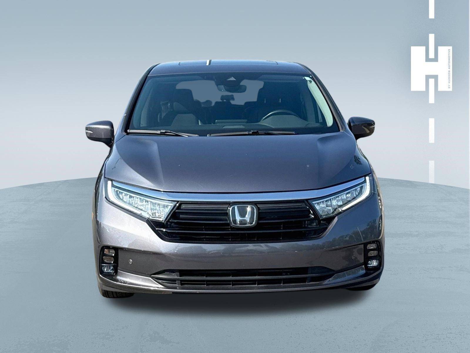 Used 2024 Modern Steel Metallic Honda Touring image 2