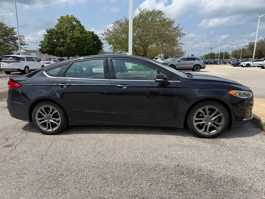 Used 2020 Black Ford SEL image 4