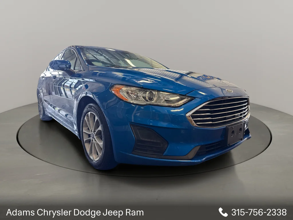 2020 Ford Fusion SE's photo