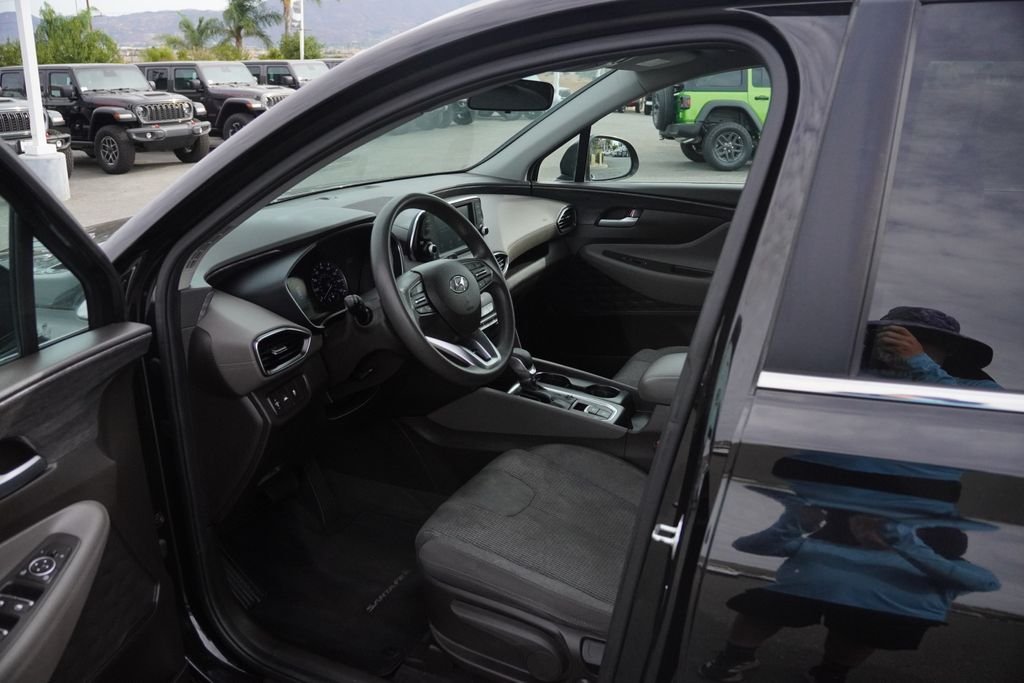 Certified Used 2020 Black Hyundai SE image 27