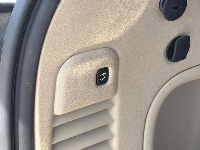 Used 2021 White Jeep Limited image 10