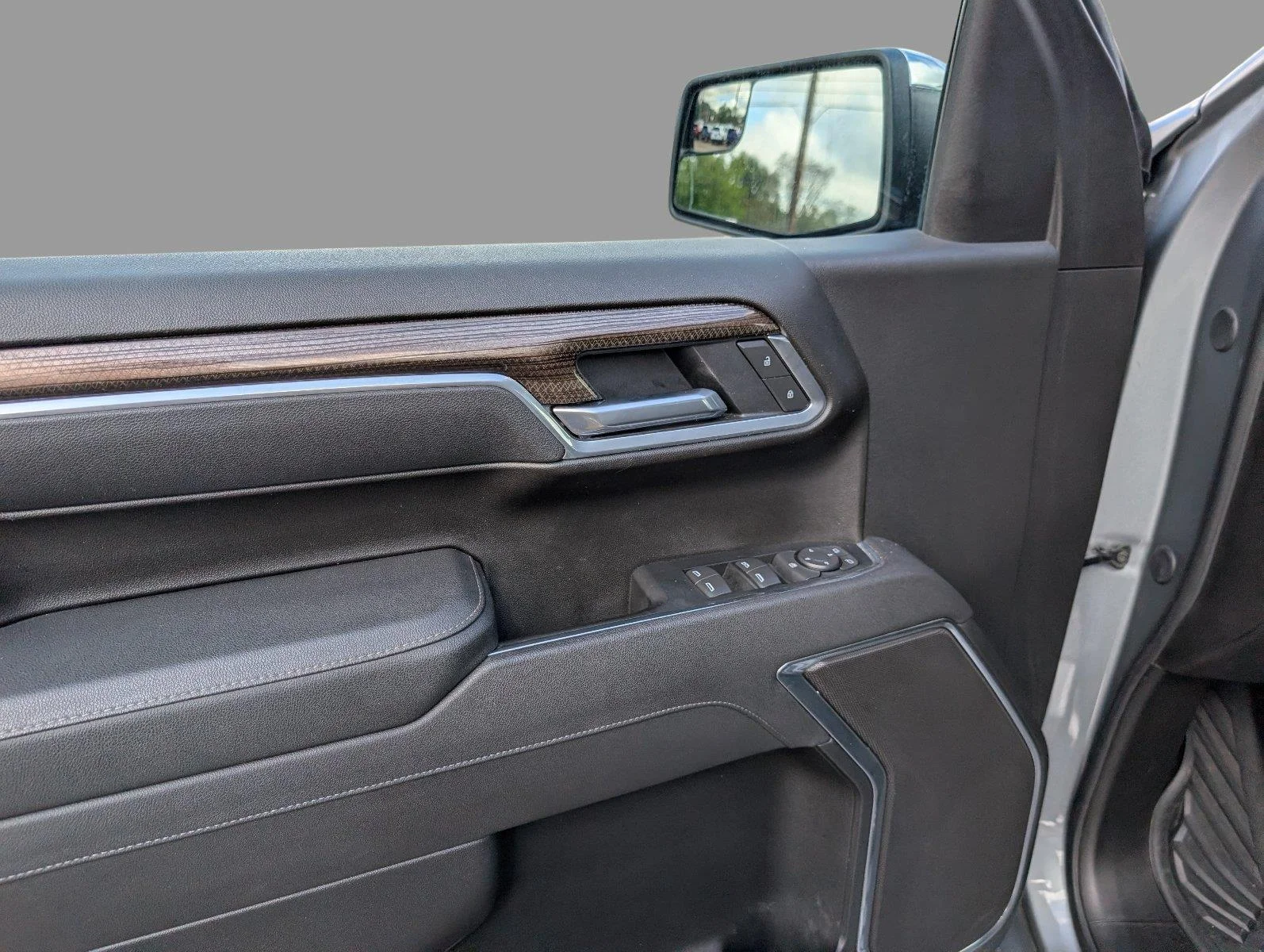 Used 2026 Sterling Gray Metallic Chevrolet LT image 12
