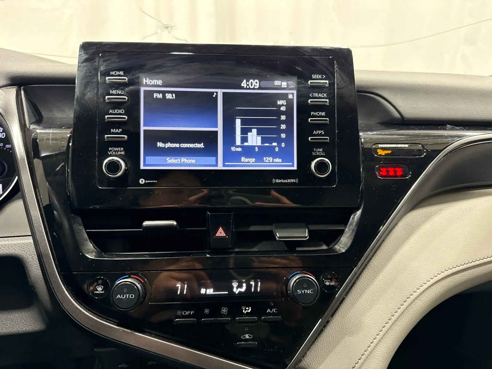 2023 Toyota Camry SE - Photo 24