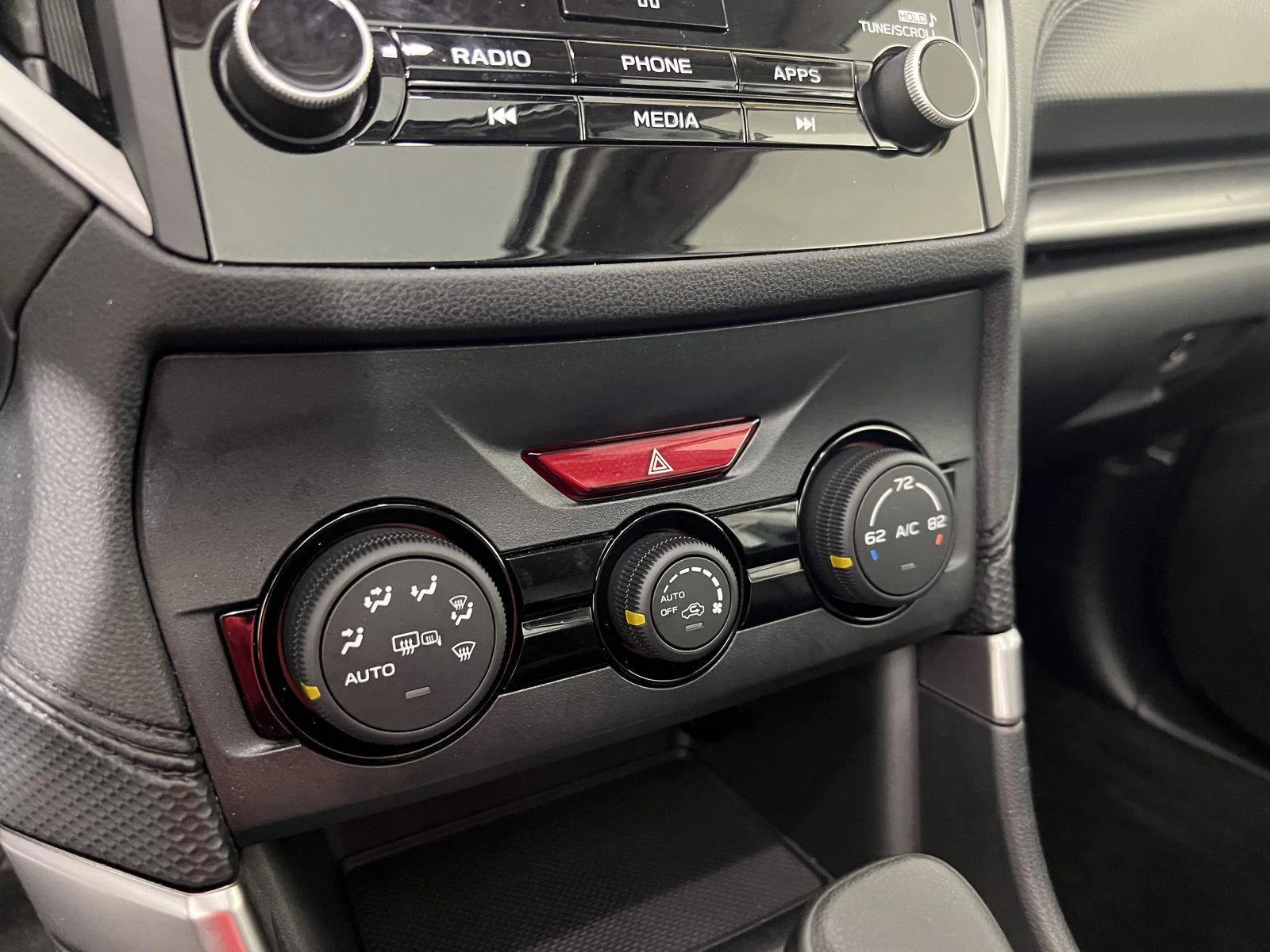 Used 2023 Ice Silver Metallic Subaru Premium image 11