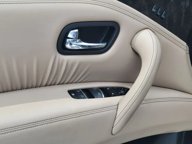 Used 2023 Black Nissan Platinum image 21