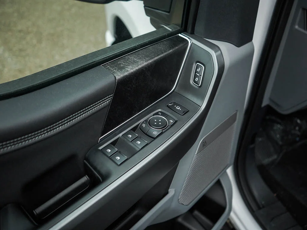 New 2027 Oxford White Ford F-350® XLT image 20