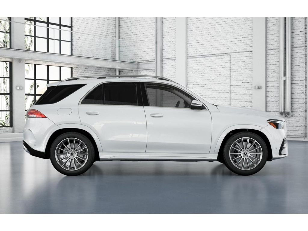 New 2026 MANUFAKTUR Moonlight White Metallic Mercedes-Benz GLE 450 image 2
