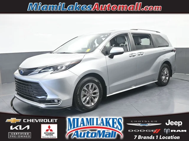 2024 Toyota Sienna XLE
