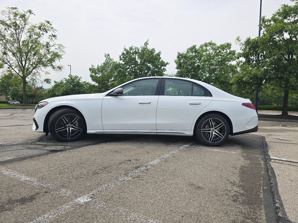 New 2026 MANUFAKTUR Moonlight White Metallic Mercedes-Benz E 450 image 53