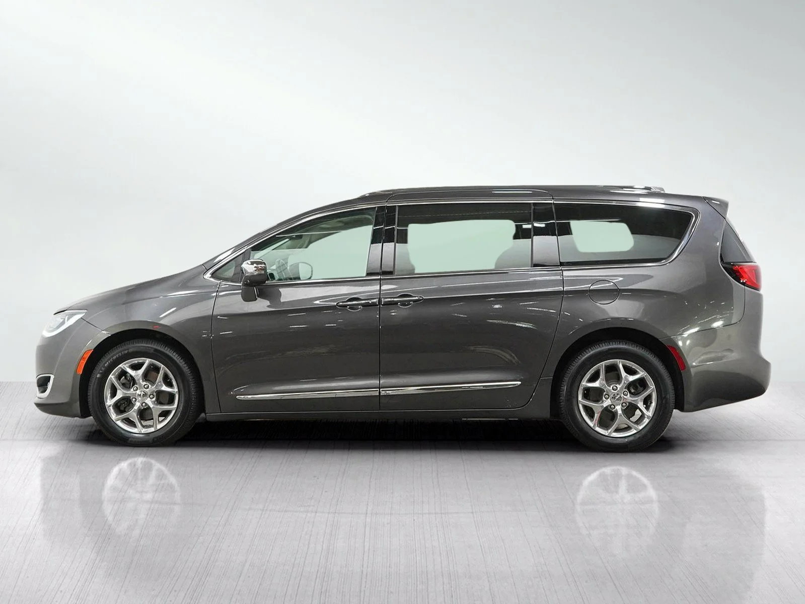 Used 2017 Chrysler Pacifica Limited with VIN 2C4RC1GG9HR545221 for sale in Hopkins, Minnesota