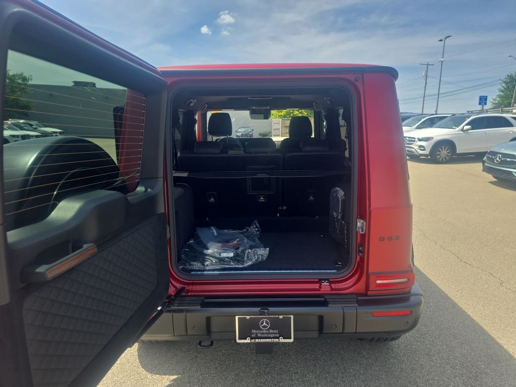 New 2026 MANUFAKTUR Exclusive Cardinal Red Magno Mercedes-Benz AMG® G 63 SUV image 23