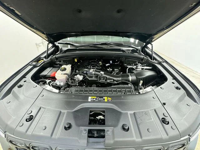 Used 2025 Black Jeep Altitude X image 19