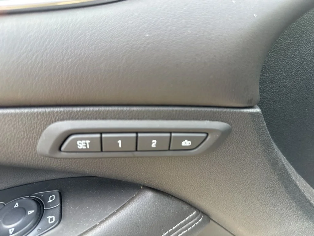 Used 2017 Silver Buick Premium I Group image 9