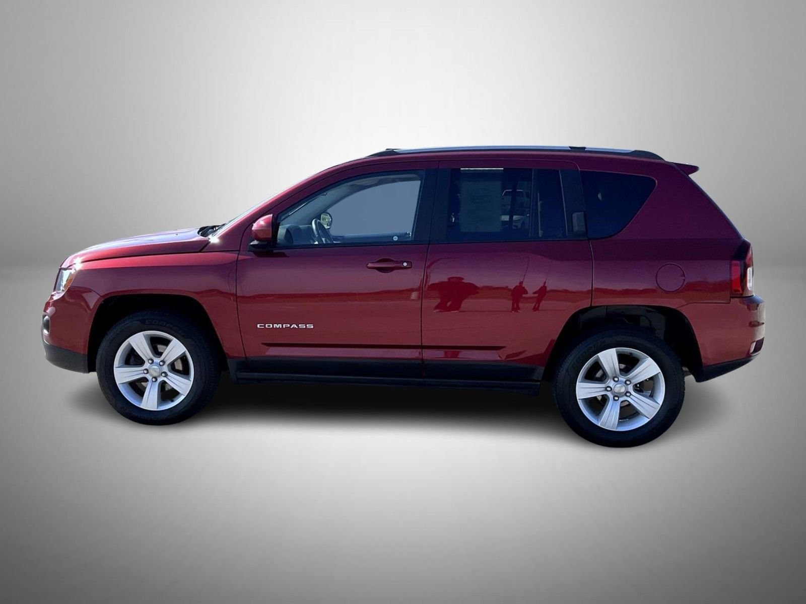 Used 2017 Red Jeep Latitude image 8