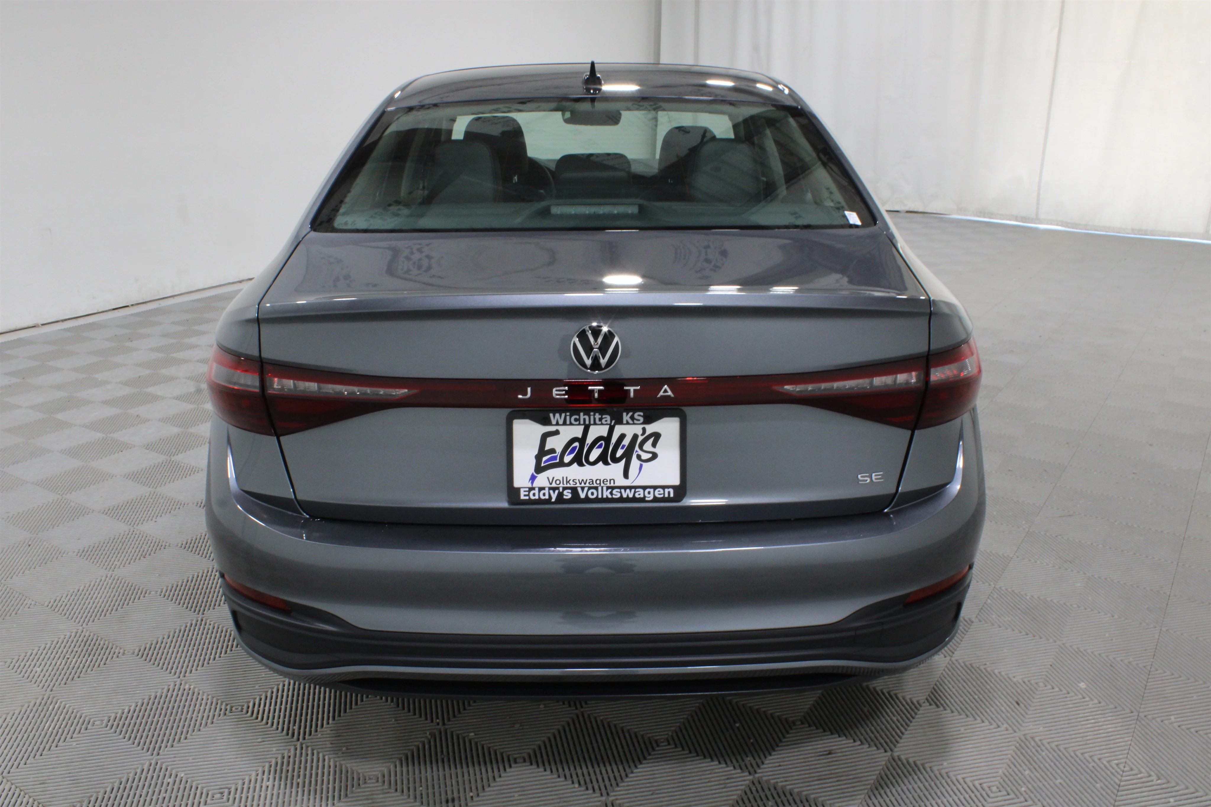 New 2026 Platinum Gray Metallic Volkswagen SE image 28