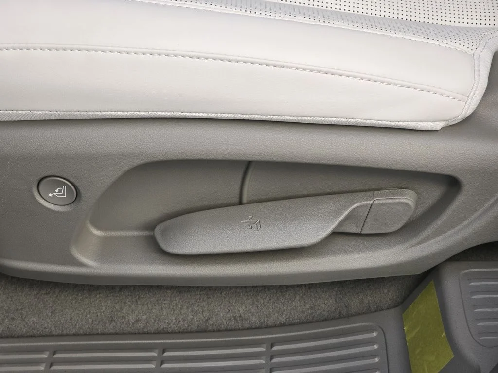 New 2026 Green Hyundai SEL Premium image 15