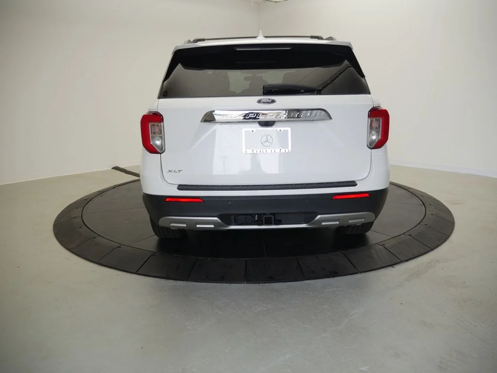 Used 2021 White Metallic Ford XLT image 4