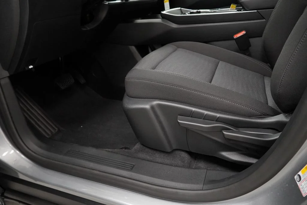 2027 Chevrolet Equinox LT - Photo 23
