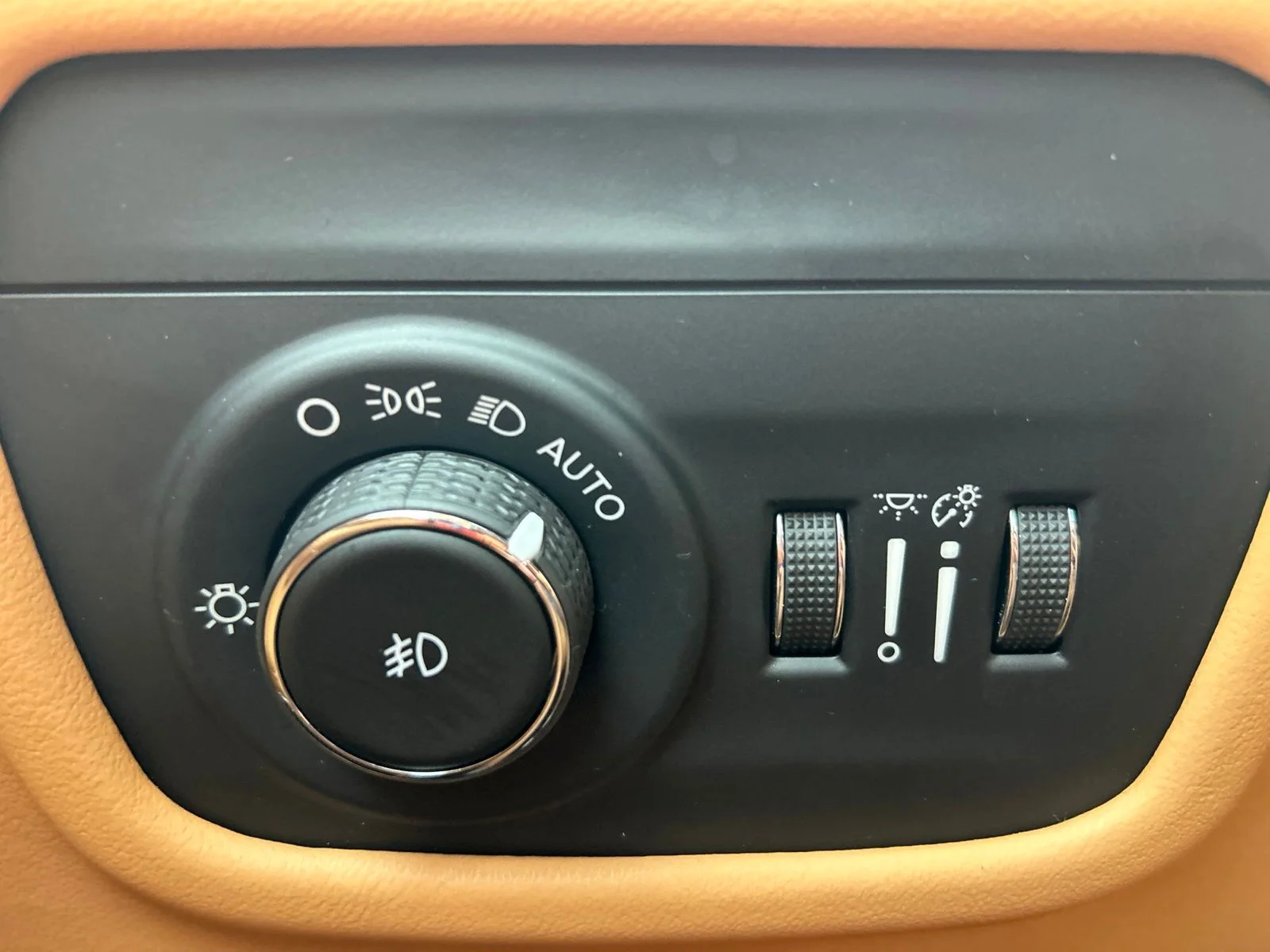 Used 2022 Bright White Clearcoat Jeep Summit Reserve image 25