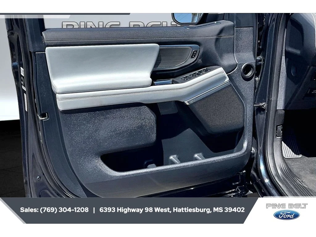 Used 2025 Stone Blue Metallic Ford Platinum image 17