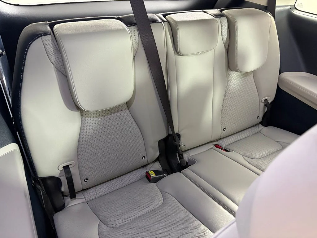 Used 2025 White Kia SX Prestige image 44