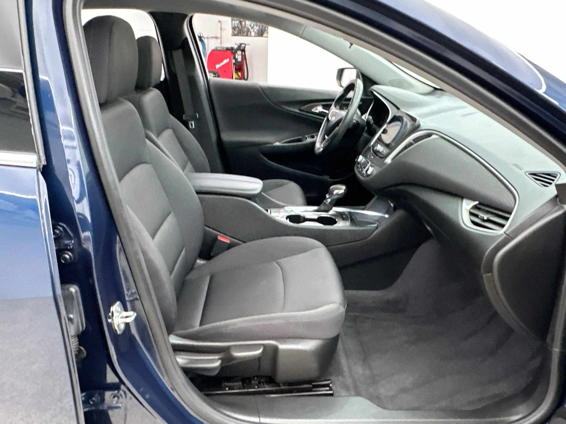 Used 2022 Blue Chevrolet LT image 15
